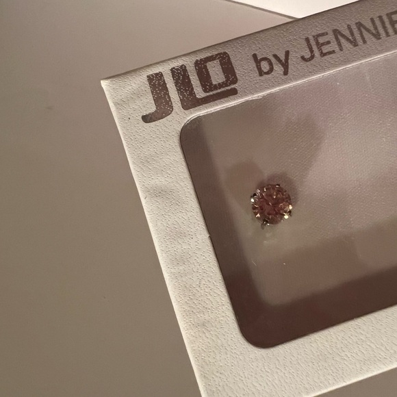 NWT WOMEN’S JLO by JENNIFER LOPEZ CZ STUD EARRINGS. - Picture 5 of 10
